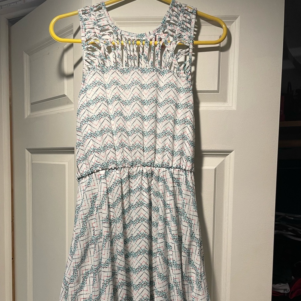 Short sleeve chevron dress